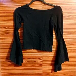 Black bell sleeve crop top